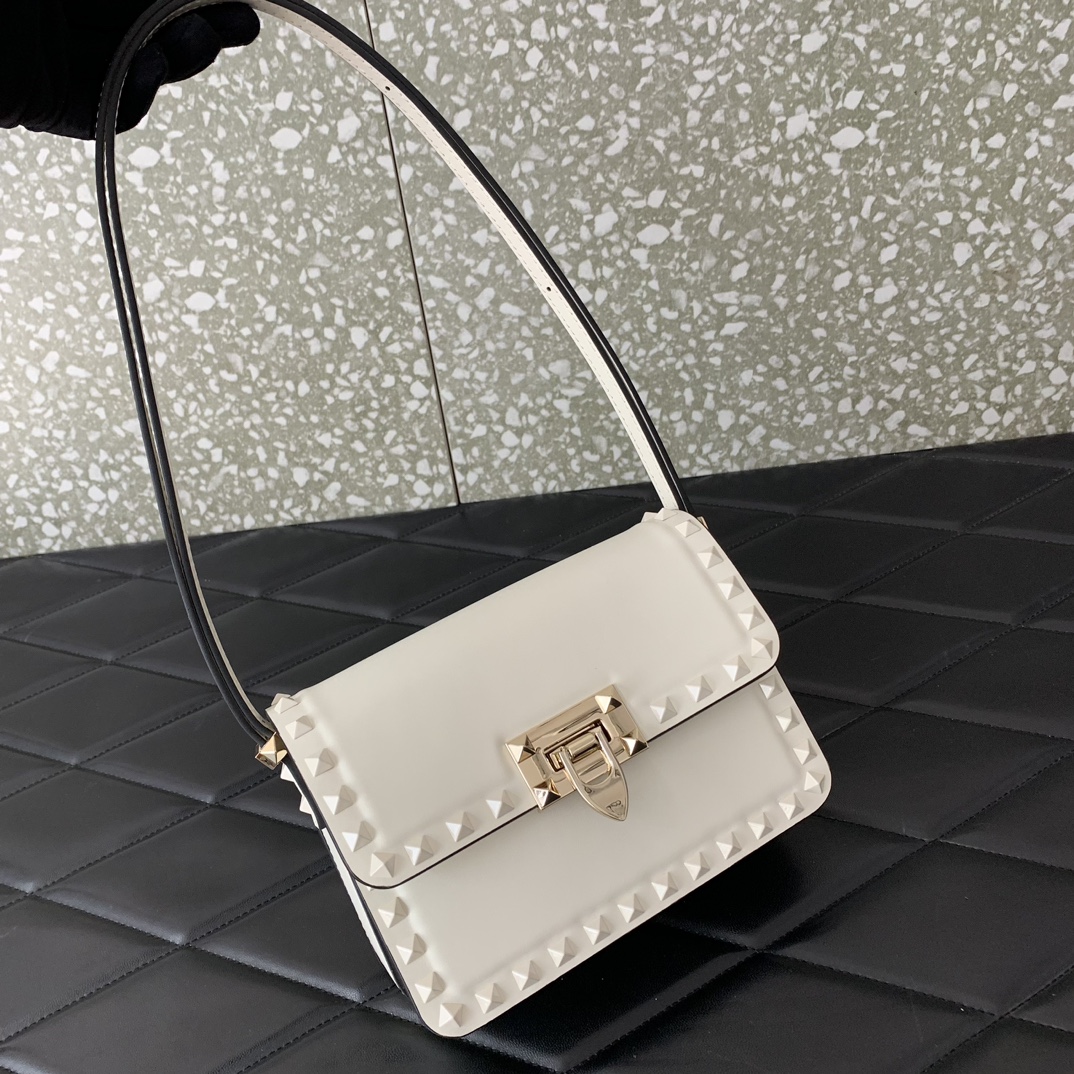 Valentino Garavani Rockstud Small Shoulder Bag in Ivory Smooth Leather